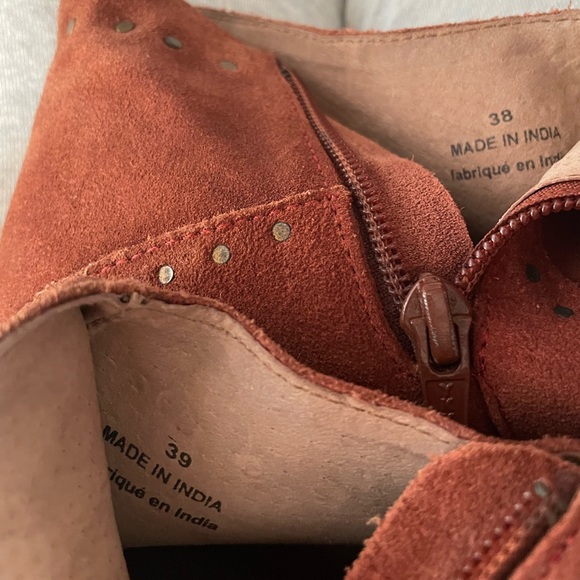 FREE PEOPLE Aquarian Rust Suede Ankle Boots Sz. 38 - Picture 11 of 12